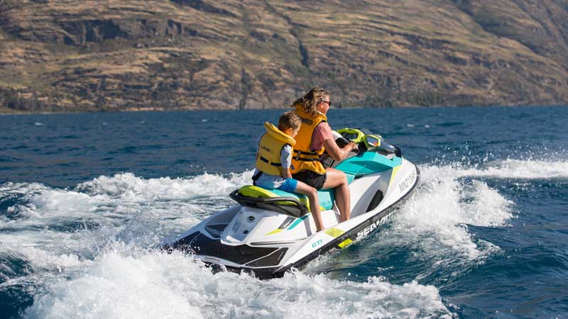 Experience a thrilling 1 hour Jet Ski Tour across New Zealand’s third largest lake, the magnificent Lake Wakatipu!